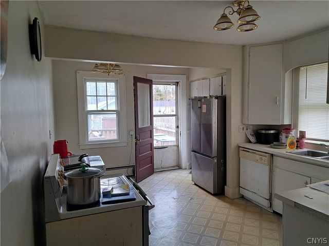 203 East Cheltenham Road, Syracuse, NY 13205