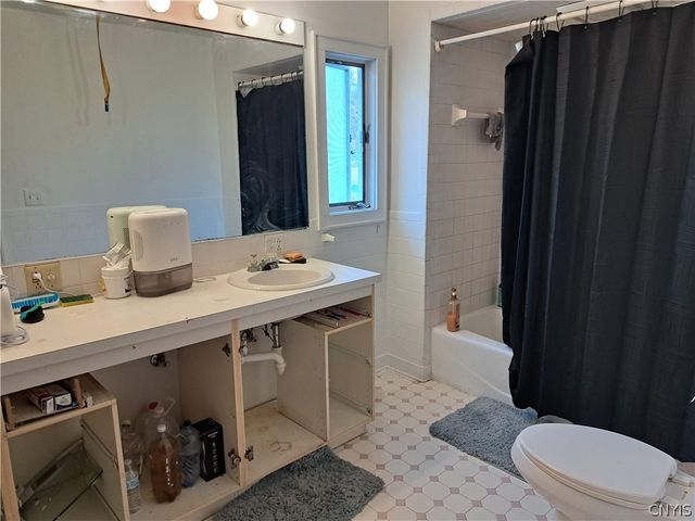 203 East Cheltenham Road, Syracuse, NY 13205
