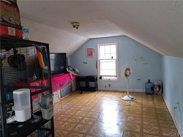 203 East Cheltenham Road, Syracuse, NY 13205