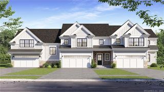 16 Village Circle 16, Guilford, CT 06437