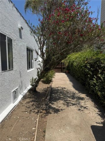 4313 Shadyglade Avenue, Studio City, CA 91604