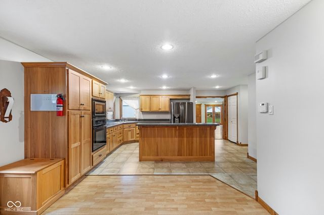 5278 Mt Pleasant S Street S, Greenwood, IN 46142