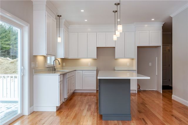 33 Cassidy Trail, Coventry, RI 02816