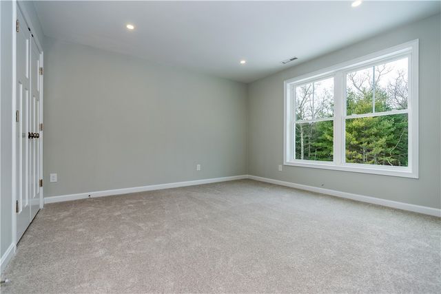 33 Cassidy Trail, Coventry, RI 02816