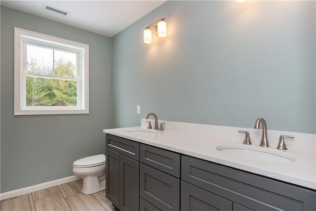 33 Cassidy Trail, Coventry, RI 02816