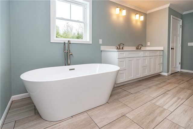 33 Cassidy Trail, Coventry, RI 02816