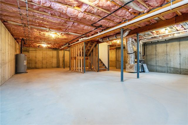 33 Cassidy Trail, Coventry, RI 02816