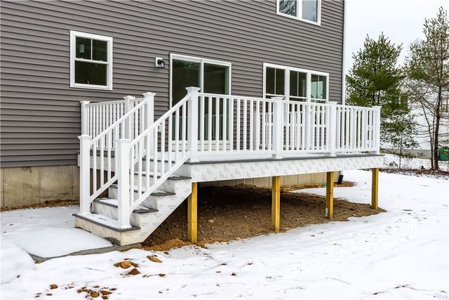 33 Cassidy Trail, Coventry, RI 02816