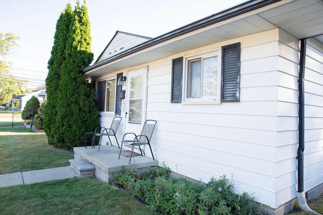 4913 Campbell Street, Dearborn Heights, MI 48125