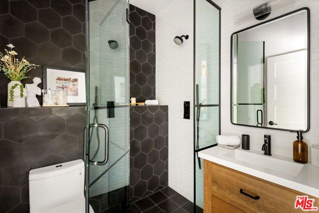 3375 Coldwater Canyon Avenue, Studio City (los Angeles), CA 91604