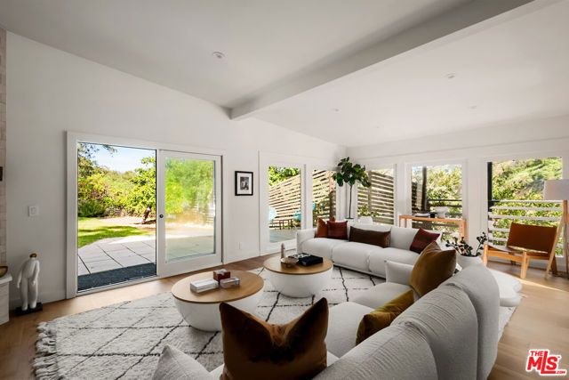 3375 Coldwater Canyon Avenue, Studio City (los Angeles), CA 91604