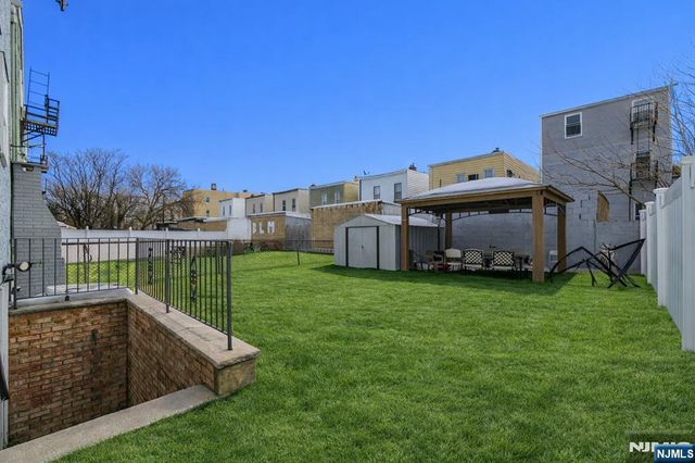 186 Fabyan Place, Newark, NJ 07112