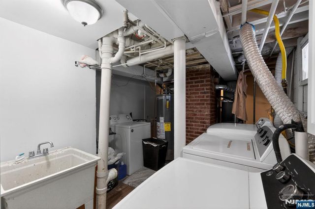 186 Fabyan Place, Newark, NJ 07112