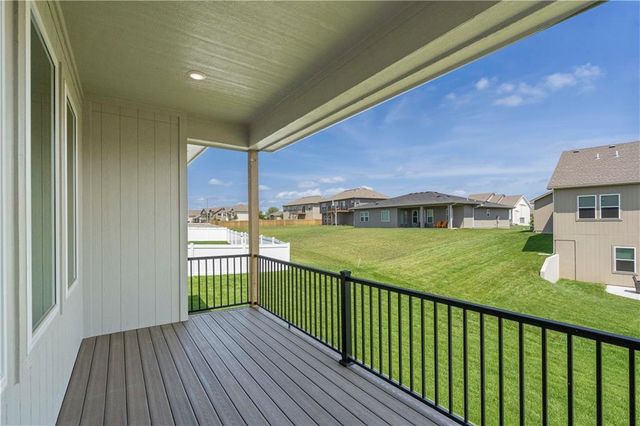 20629 Skyview Lane, Spring Hill, KS 66083