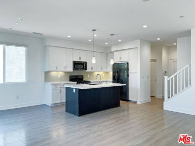 7105 TAMPA Avenue 7101, Reseda (los Angeles), CA 91335