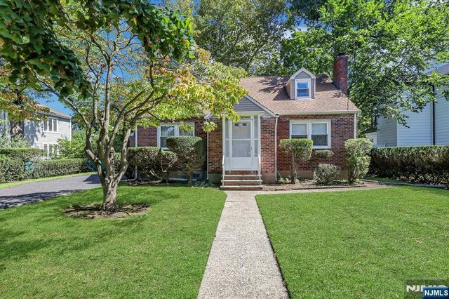 979 River Road, New Milford, NJ 07646