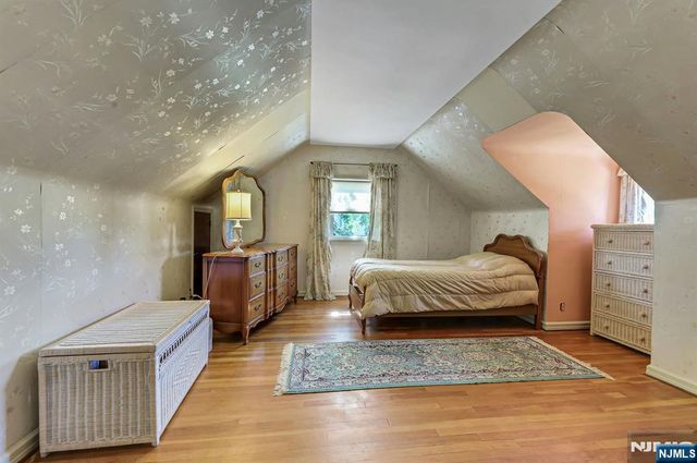 979 River Road, New Milford, NJ 07646