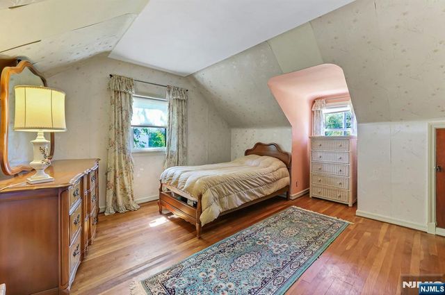 979 River Road, New Milford, NJ 07646