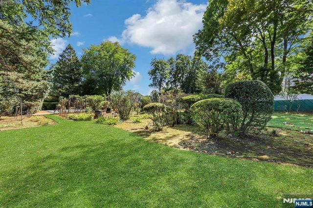 979 River Road, New Milford, NJ 07646