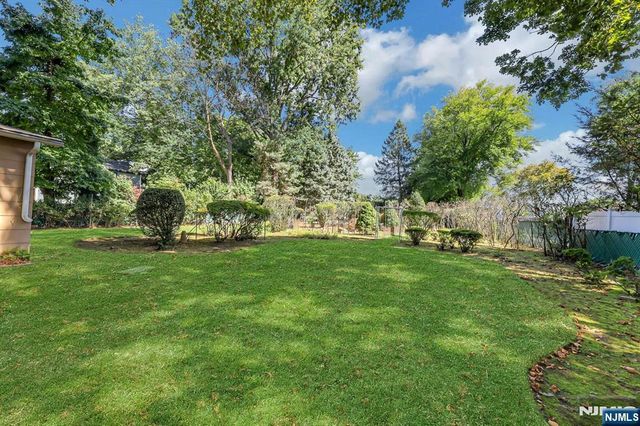 979 River Road, New Milford, NJ 07646
