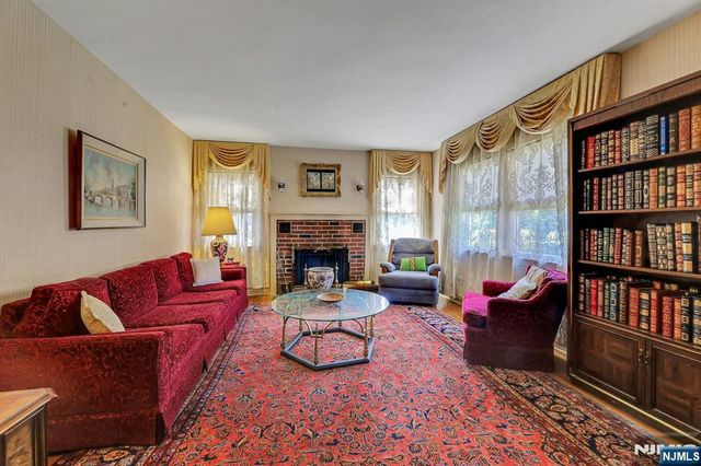 979 River Road, New Milford, NJ 07646