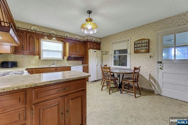 979 River Road, New Milford, NJ 07646