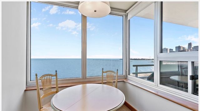 1300 N Lake Shore Drive 9A, Chicago, IL 60610