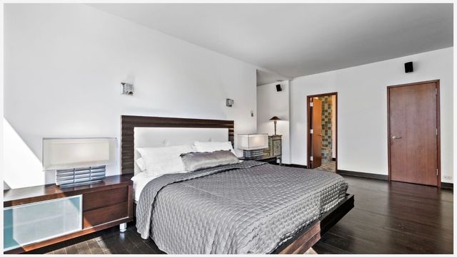 1300 N Lake Shore Drive 9A, Chicago, IL 60610