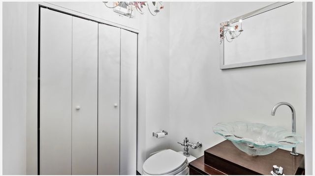 1300 N Lake Shore Drive 9A, Chicago, IL 60610