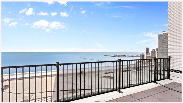 1300 N Lake Shore Drive 9A, Chicago, IL 60610