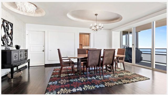 1300 N Lake Shore Drive 9A, Chicago, IL 60610