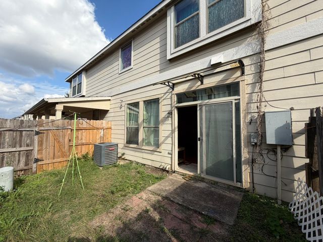 8110 Singing Sonnet Lane, Houston, TX 77072