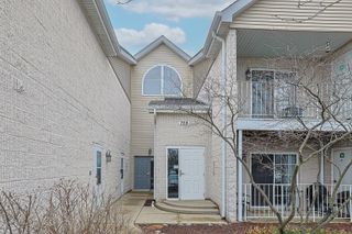 768 N Gary Avenue 103, Carol Stream, IL 60188