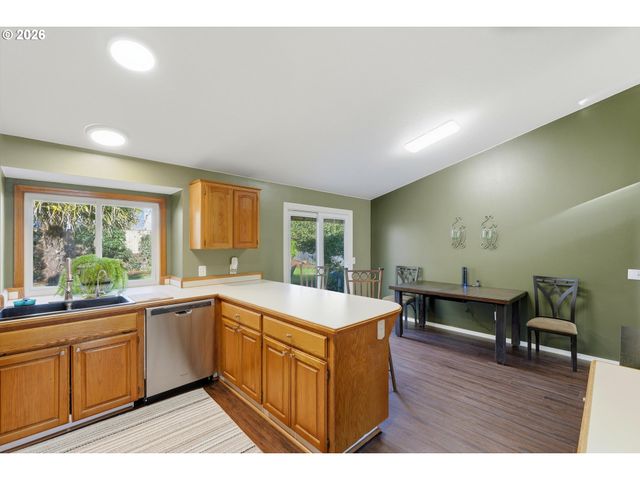 12229 Sw MILLVIEW Ct, Portland, OR 97223