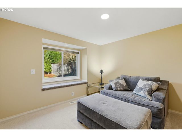 12229 Sw MILLVIEW Ct, Portland, OR 97223