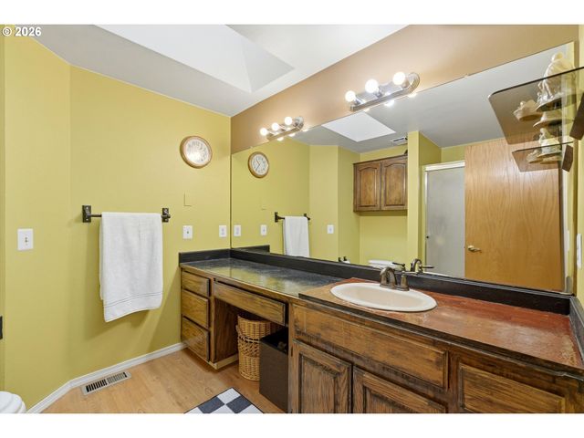 12229 Sw MILLVIEW Ct, Portland, OR 97223