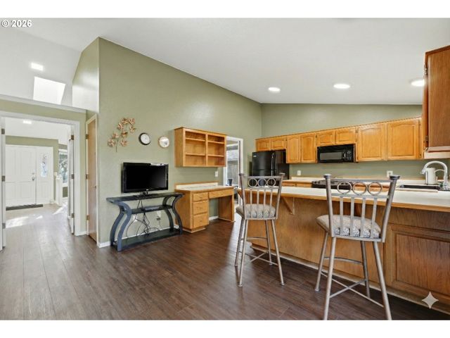 12229 Sw MILLVIEW Ct, Portland, OR 97223