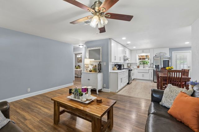 6642 Onyx Drive N, North Richland Hills, TX 76180
