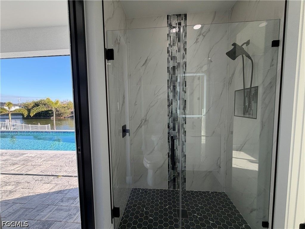 Image 22 of property listing at 112 NE 6th ST, Cape Coral, FL 33909