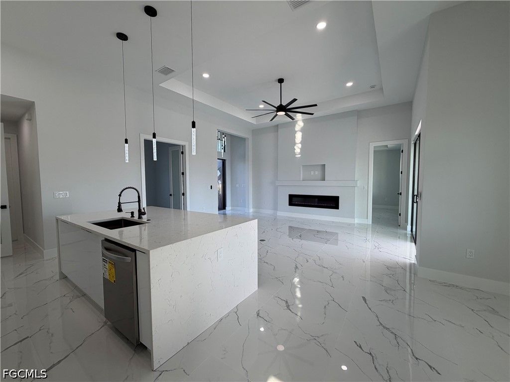 Image 6 of property listing at 112 NE 6th ST, Cape Coral, FL 33909