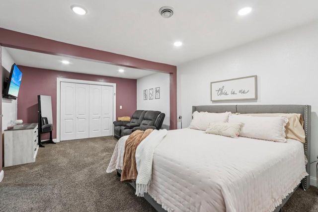 9205 S Chicago ROAD, Oak Creek, WI 53154