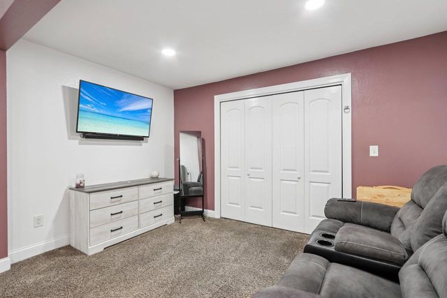 9205 S Chicago ROAD, Oak Creek, WI 53154