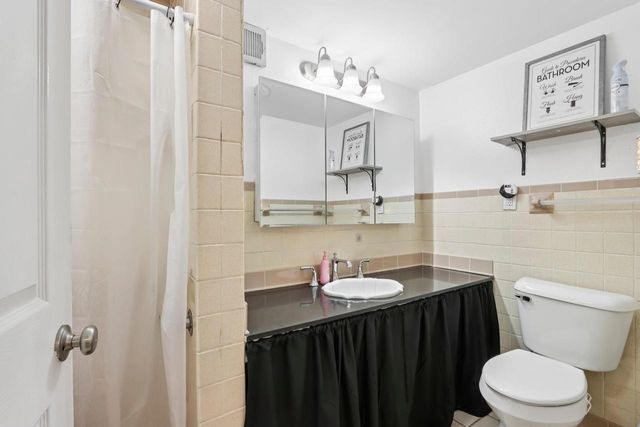 9205 S Chicago ROAD, Oak Creek, WI 53154