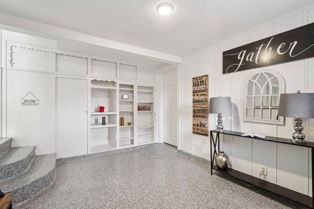 9205 S Chicago ROAD, Oak Creek, WI 53154