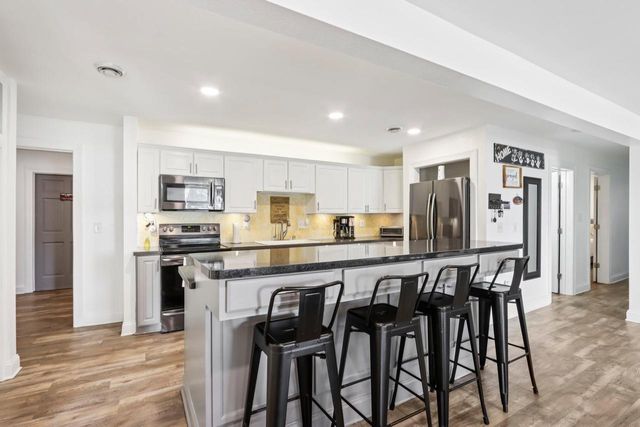 9205 S Chicago ROAD, Oak Creek, WI 53154