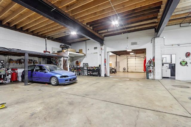 9205 S Chicago ROAD, Oak Creek, WI 53154