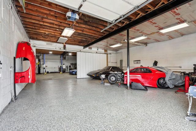 9205 S Chicago ROAD, Oak Creek, WI 53154