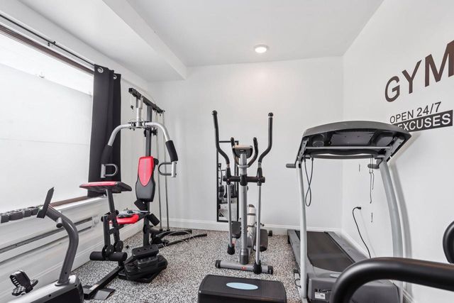 9205 S Chicago ROAD, Oak Creek, WI 53154