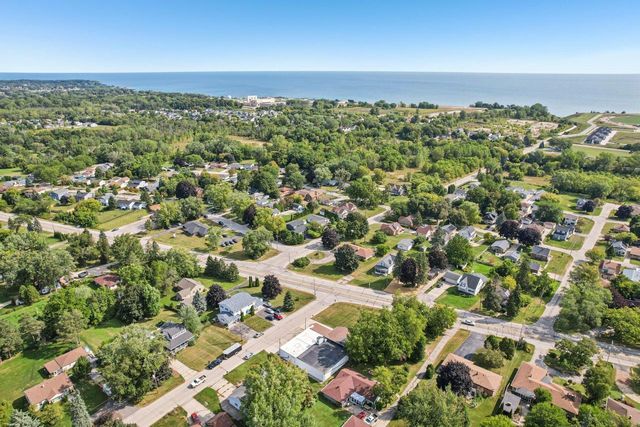 9205 S Chicago ROAD, Oak Creek, WI 53154