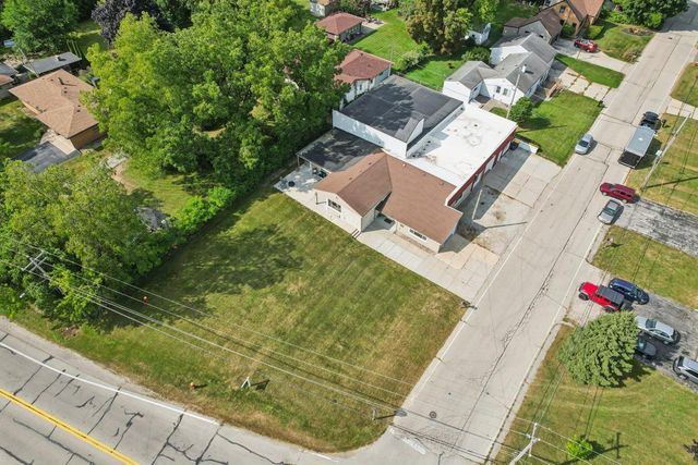 9205 S Chicago ROAD, Oak Creek, WI 53154